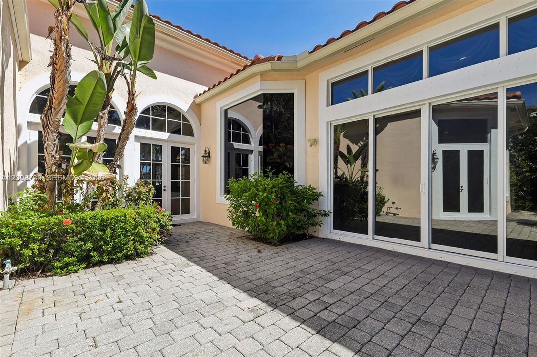 En Venta: $2,500,000 (5 camas, 5 baños, 4545 Pies cuadrados)