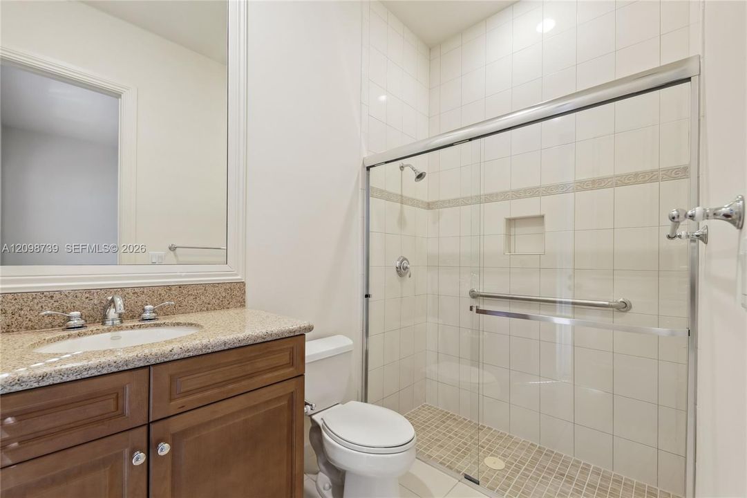 En Venta: $2,500,000 (5 camas, 5 baños, 4545 Pies cuadrados)