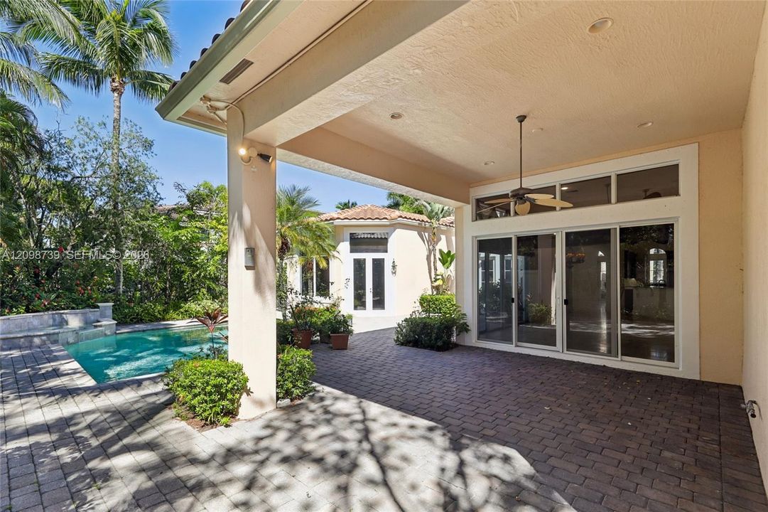 En Venta: $2,500,000 (5 camas, 5 baños, 4545 Pies cuadrados)