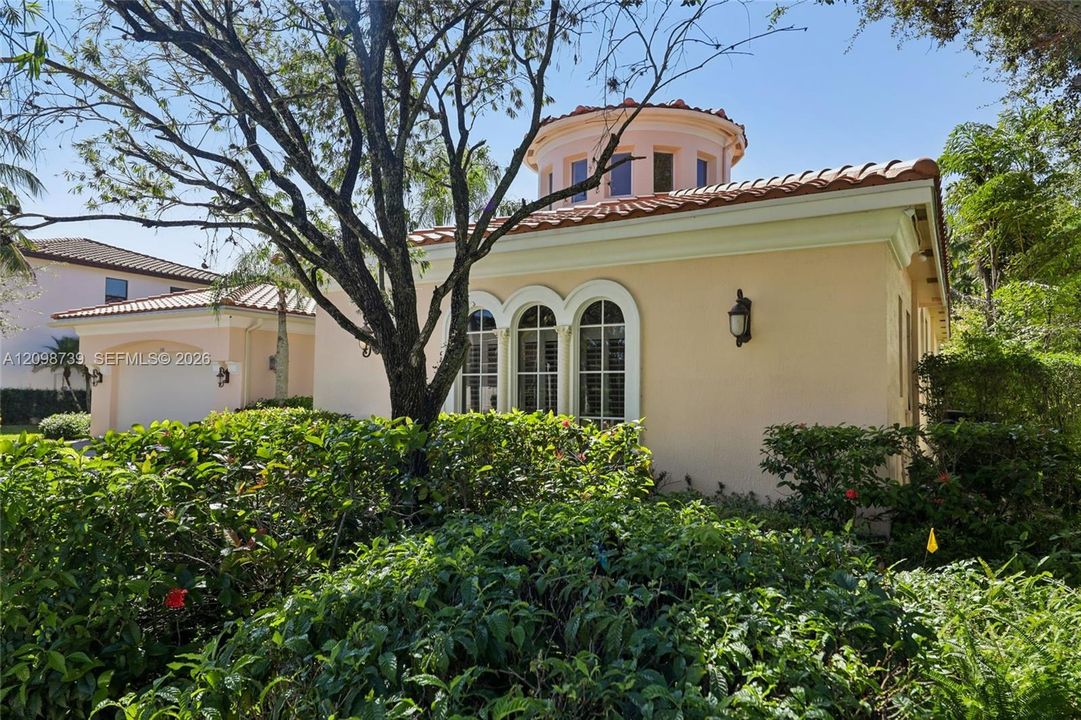 En Venta: $2,500,000 (5 camas, 5 baños, 4545 Pies cuadrados)