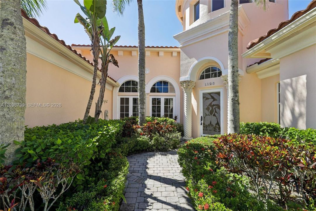 En Venta: $2,500,000 (5 camas, 5 baños, 4545 Pies cuadrados)