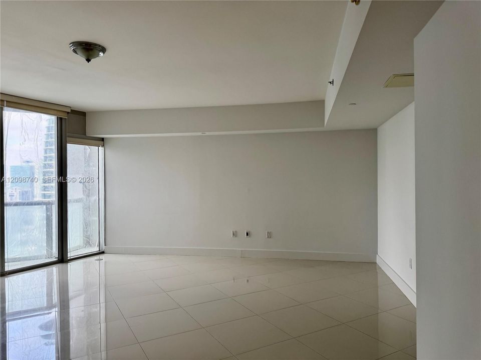 For Rent: $2,650 (0 beds, 1 baths, 598 Square Feet)