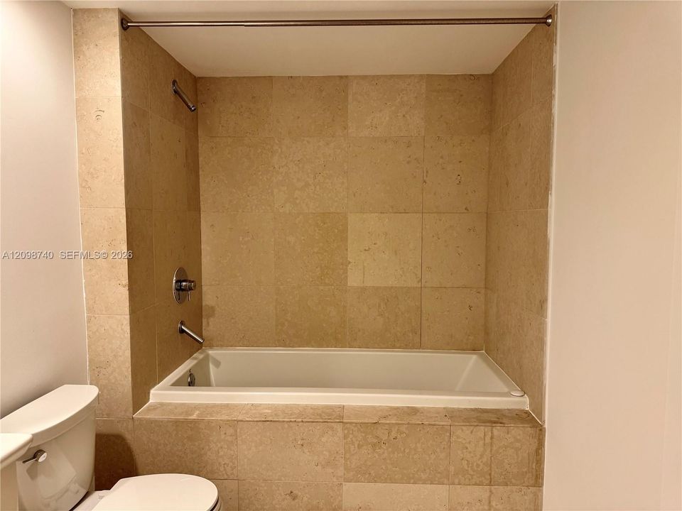 For Rent: $2,650 (0 beds, 1 baths, 598 Square Feet)