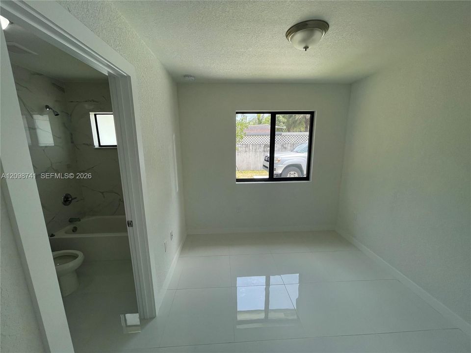 For Rent: $3,050 (3 beds, 2 baths, 1750 Square Feet)