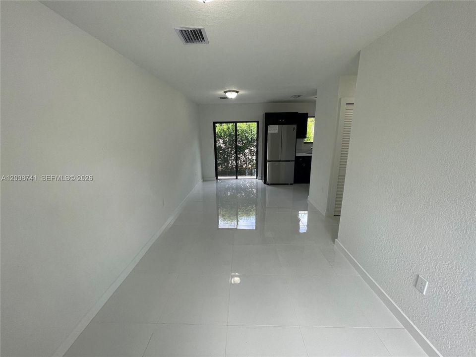 For Rent: $3,050 (3 beds, 2 baths, 1750 Square Feet)