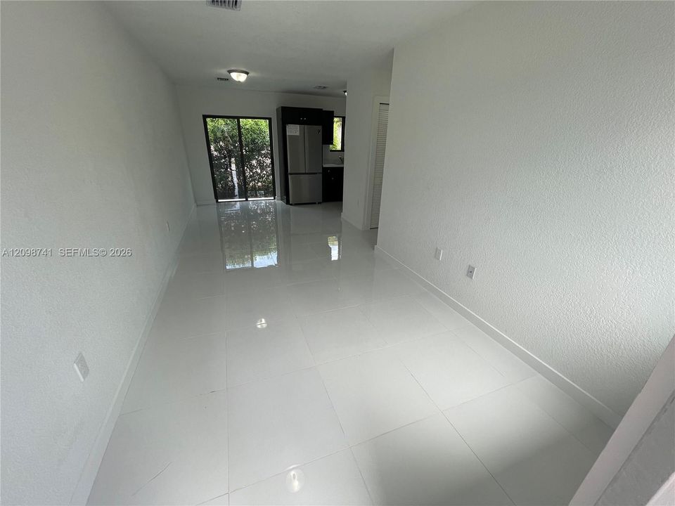 For Rent: $3,050 (3 beds, 2 baths, 1750 Square Feet)