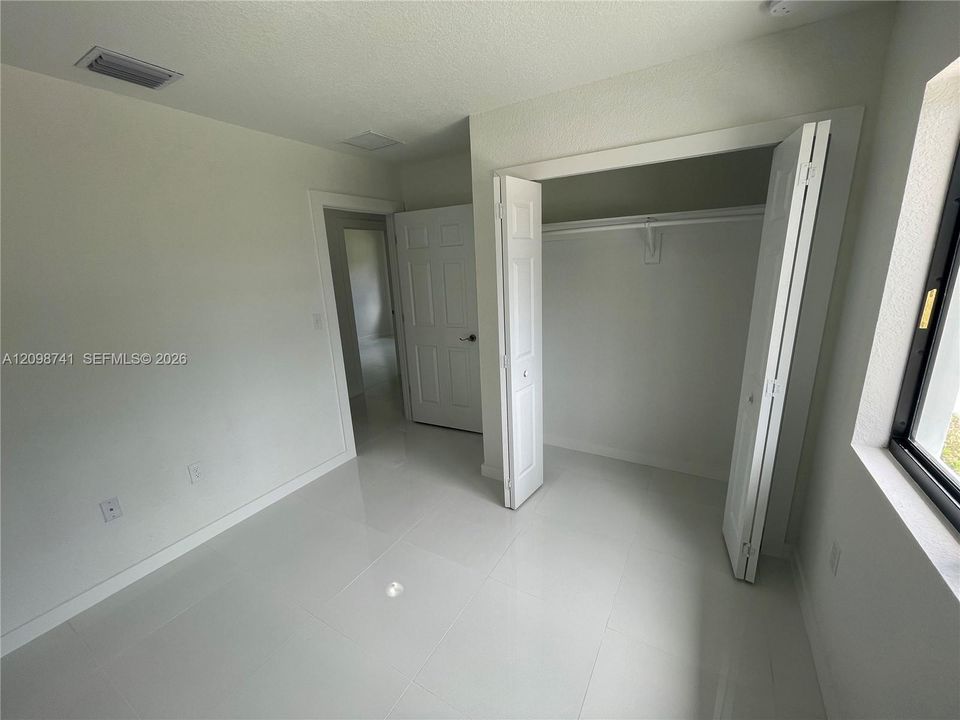 For Rent: $3,050 (3 beds, 2 baths, 1750 Square Feet)