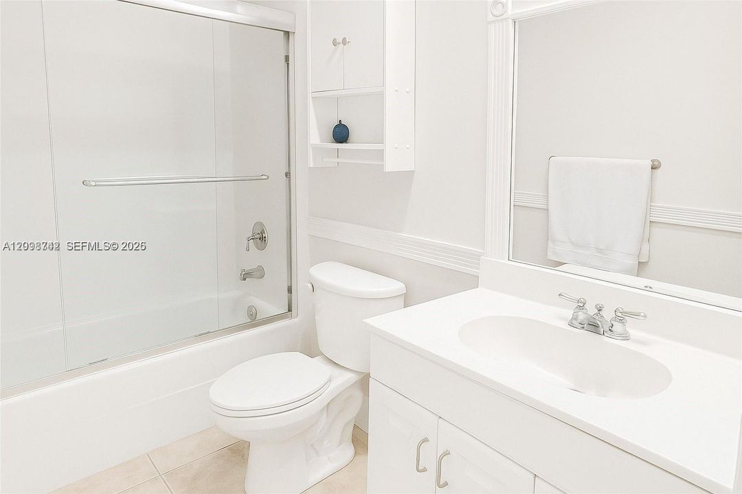 For Sale: $220,000 (2 beds, 1 baths, 1000 Square Feet)