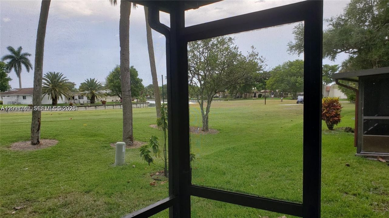 For Sale: $220,000 (2 beds, 1 baths, 1000 Square Feet)