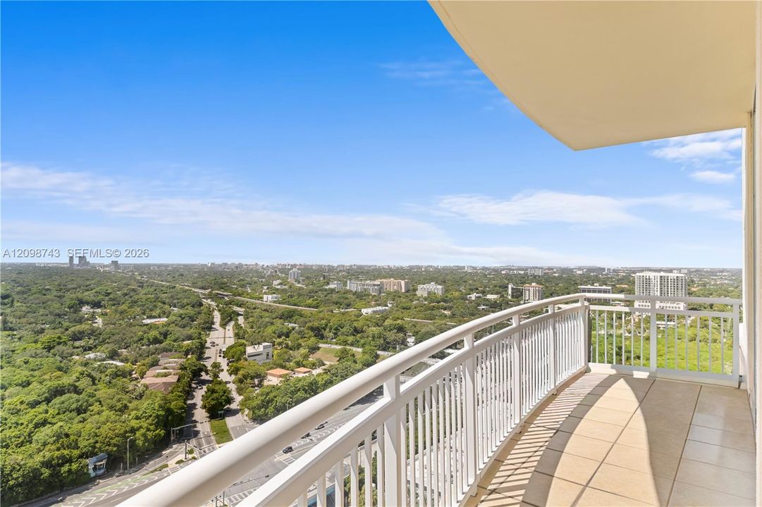 For Rent: $3,300 (1 beds, 1 baths, 770 Square Feet)