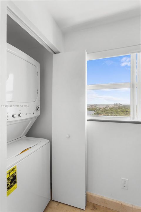 For Rent: $3,300 (1 beds, 1 baths, 770 Square Feet)