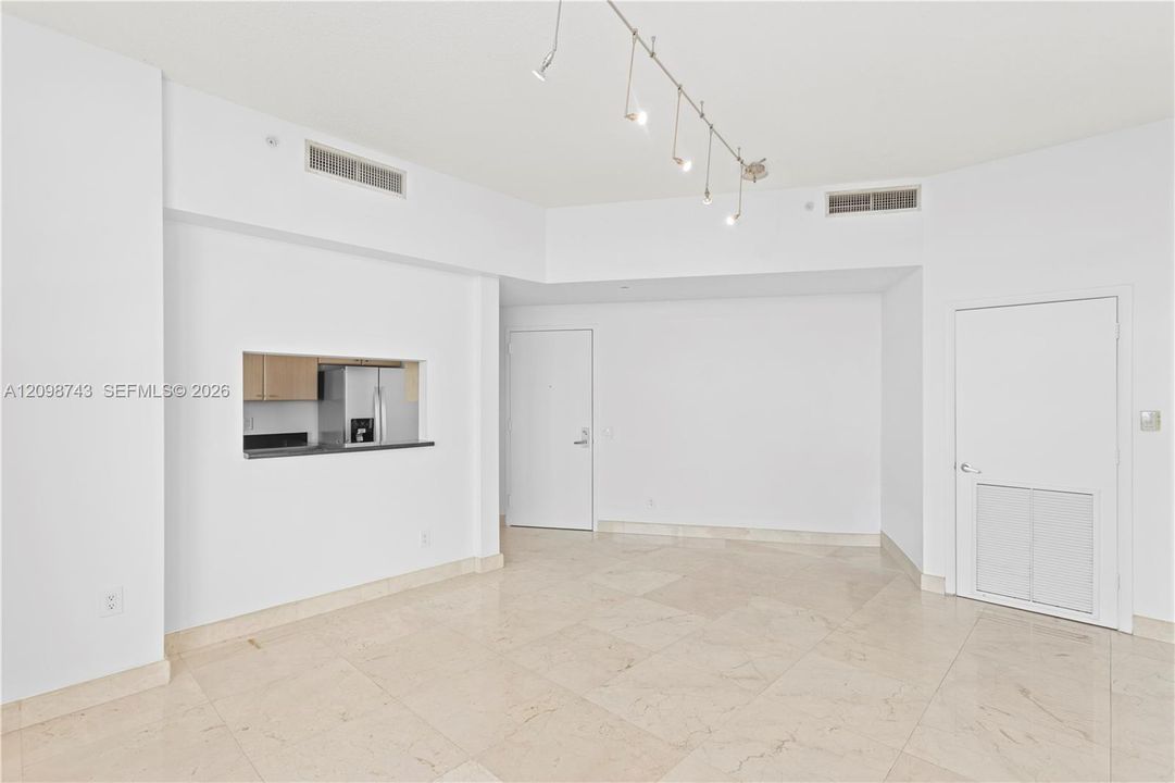 For Rent: $3,300 (1 beds, 1 baths, 770 Square Feet)