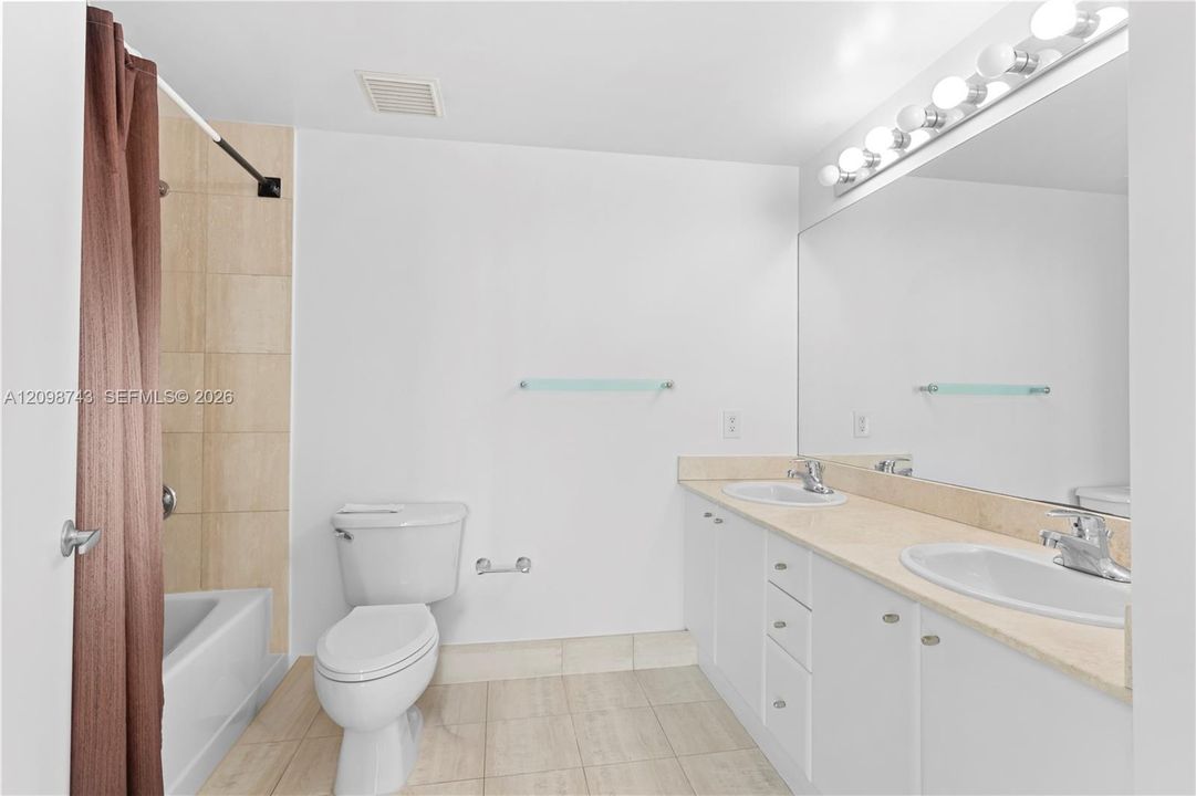 For Rent: $3,300 (1 beds, 1 baths, 770 Square Feet)