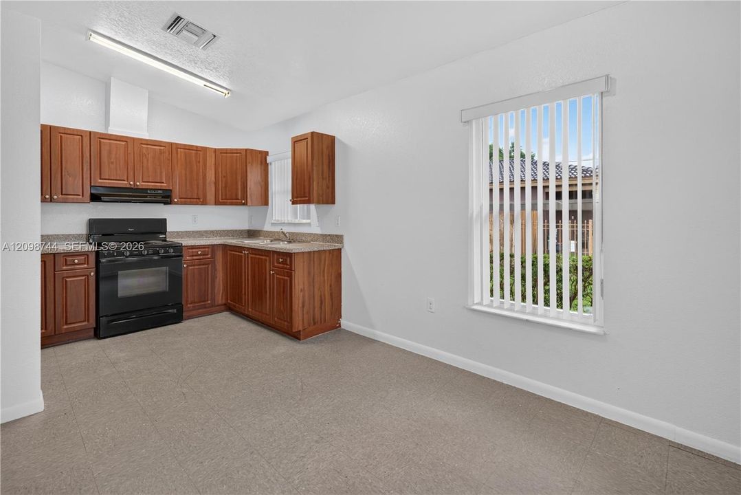En Venta: $460,000 (3 camas, 2 baños, 1146 Pies cuadrados)