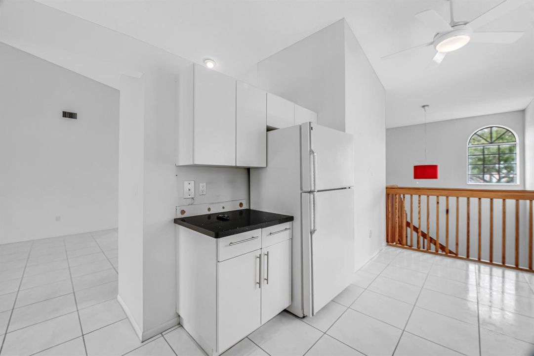Eat-in Kitchen