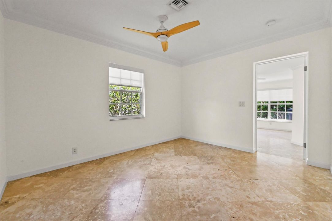 12 Family room 02