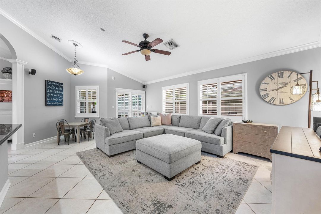 016-12685BucklandStreet-Wellington-FL-33