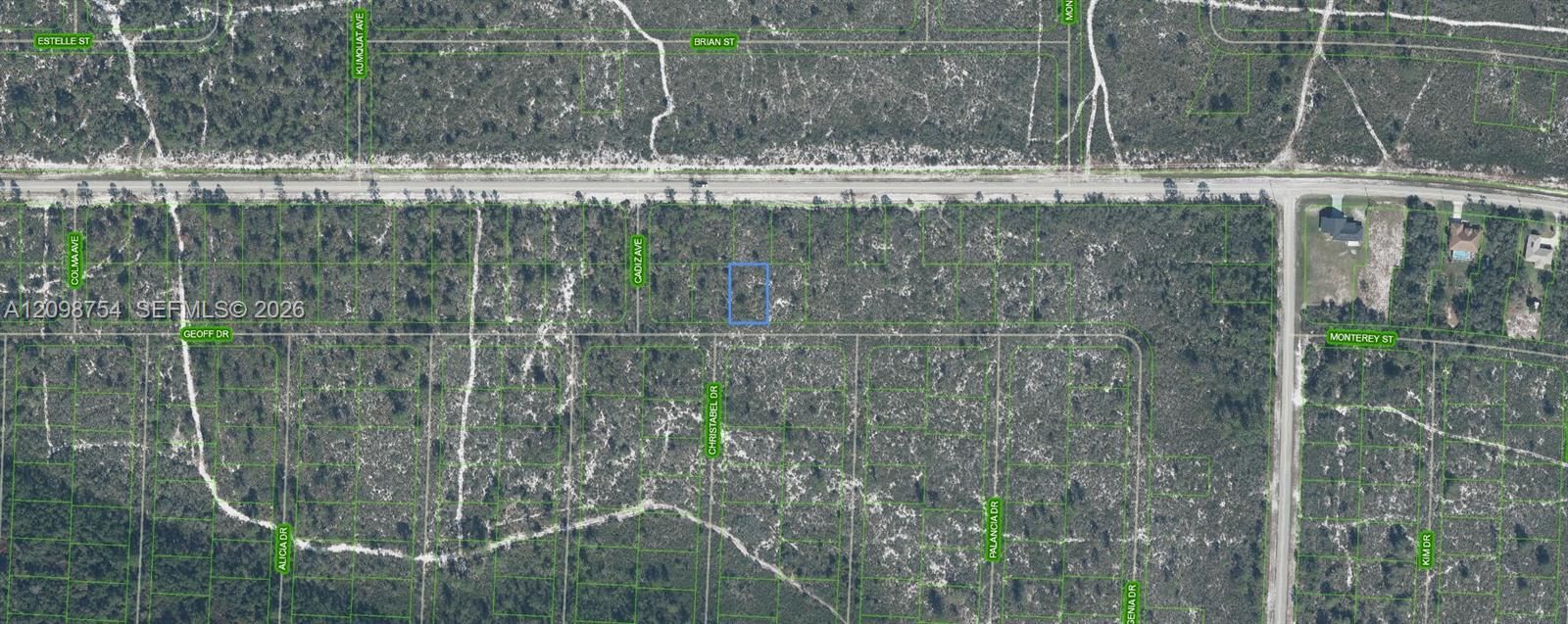 На продажу: $12,900 (0.23 acres)