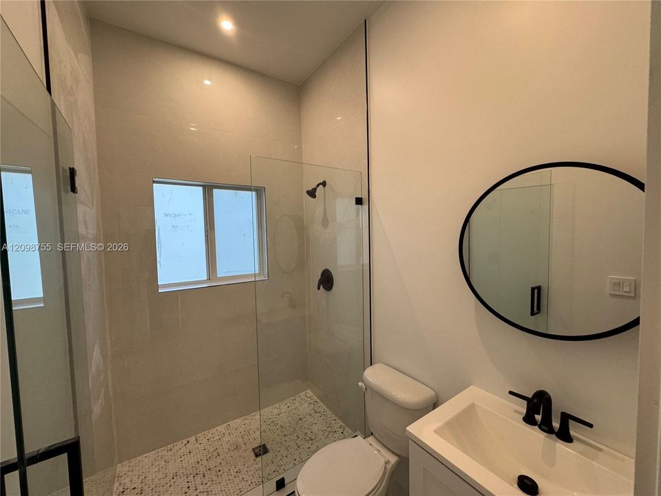 For Rent: $3,200 (3 beds, 2 baths, 1200 Square Feet)