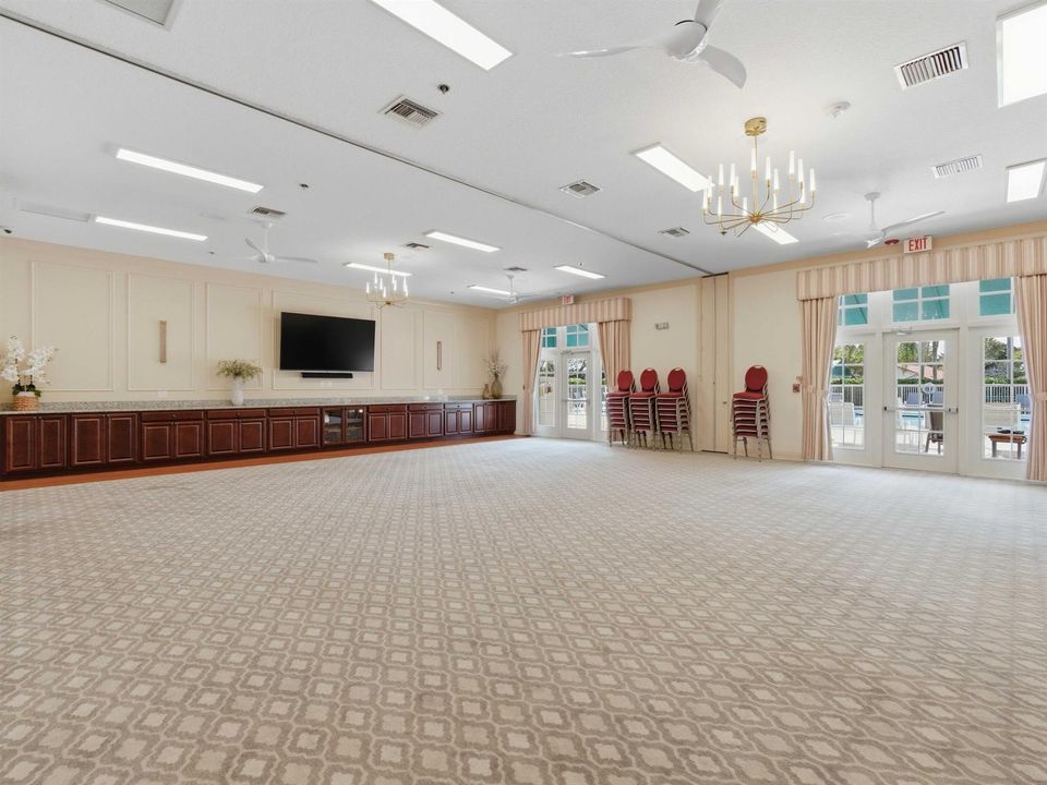 Clubhouse_Pool