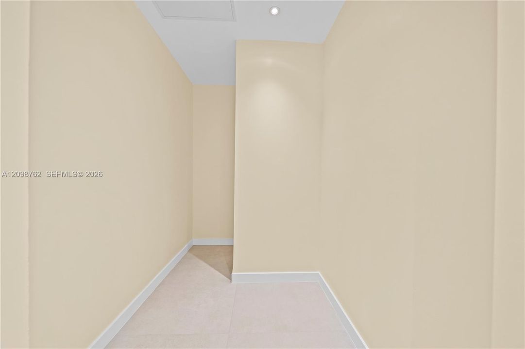 walk in closet