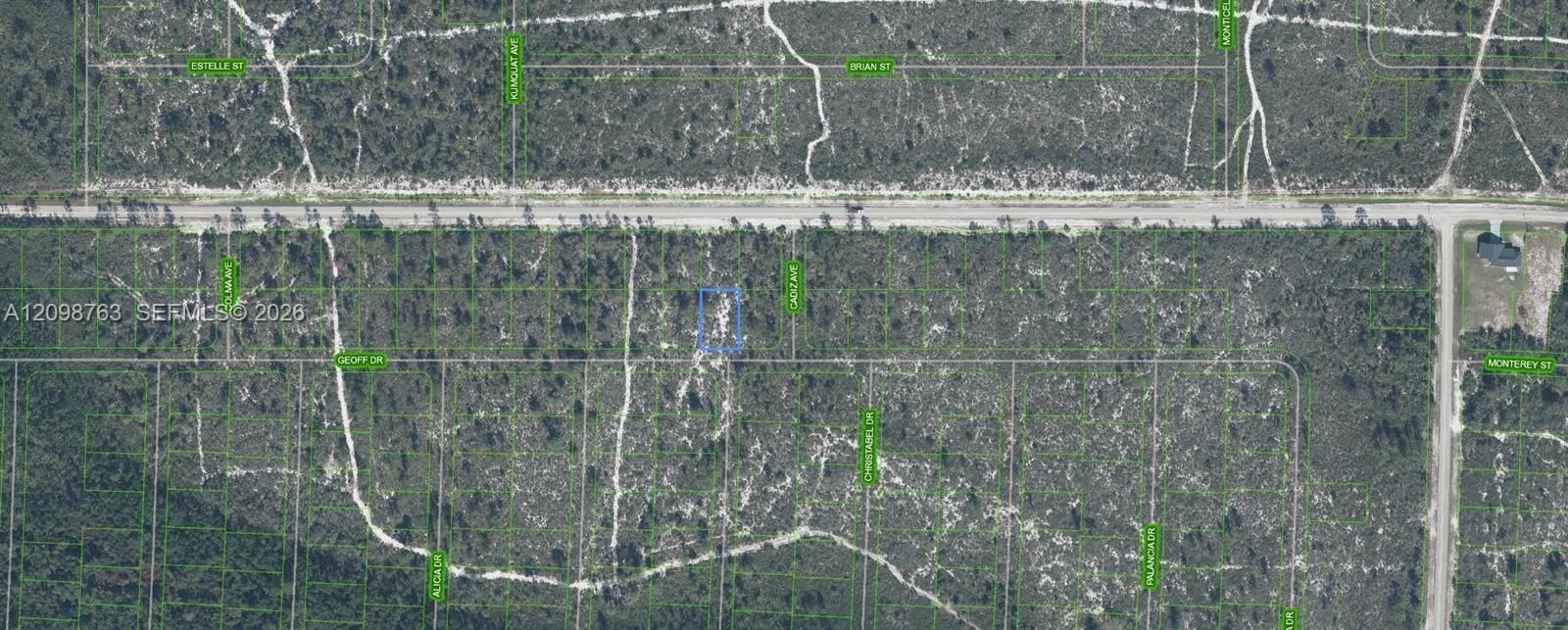 На продажу: $12,900 (0.23 acres)