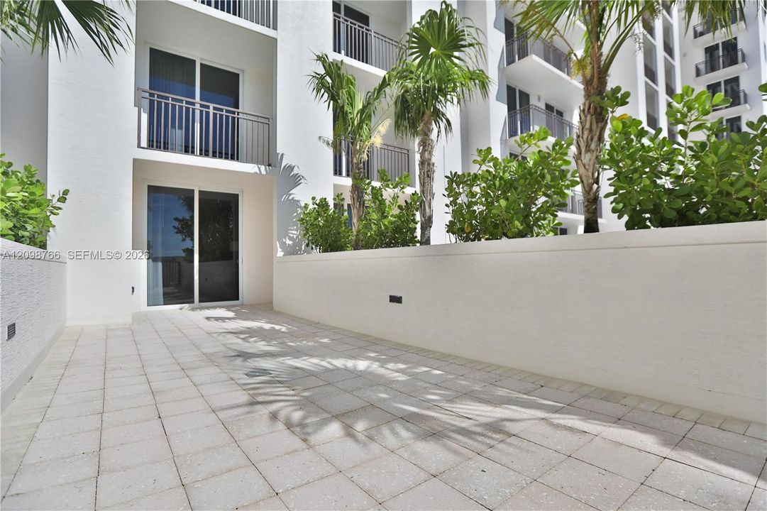 For Rent: $4,365 (2 beds, 2 baths, 1168 Square Feet)