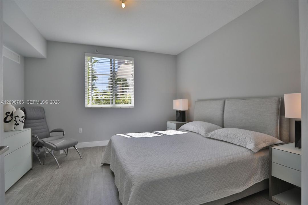 For Rent: $4,365 (2 beds, 2 baths, 1168 Square Feet)