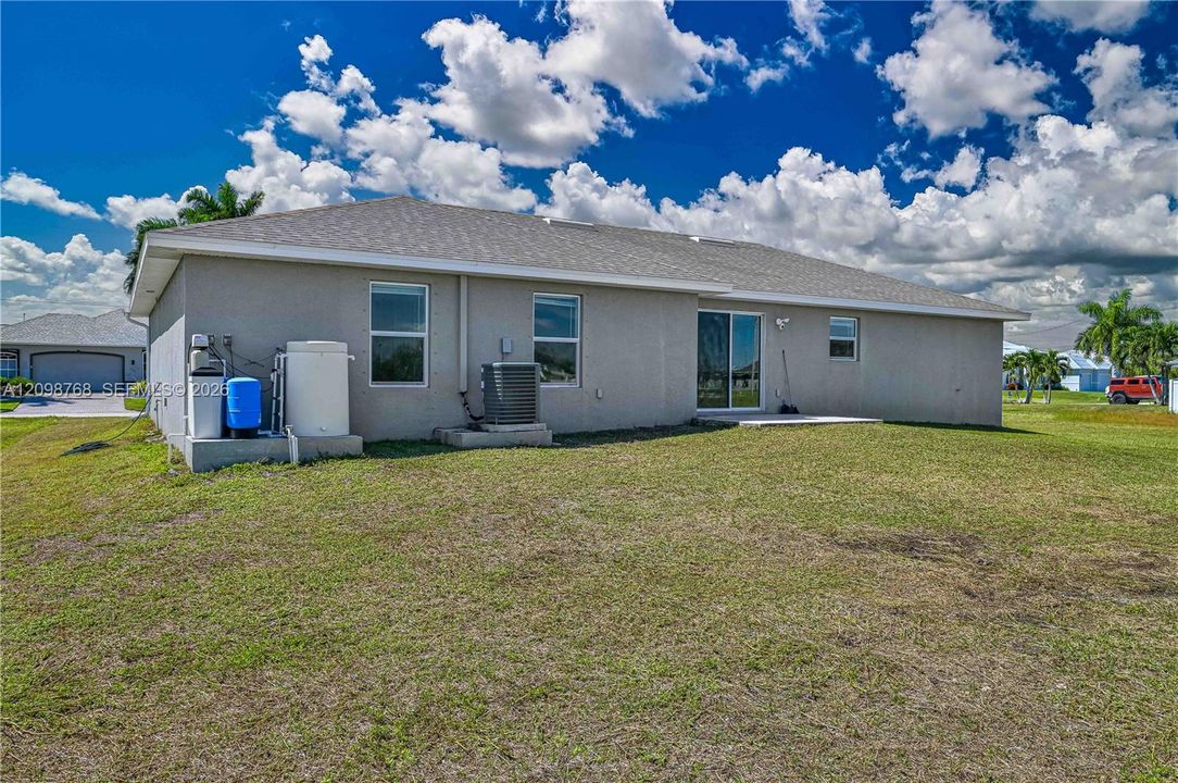 En Venta: $315,000 (4 camas, 2 baños, 1613 Pies cuadrados)