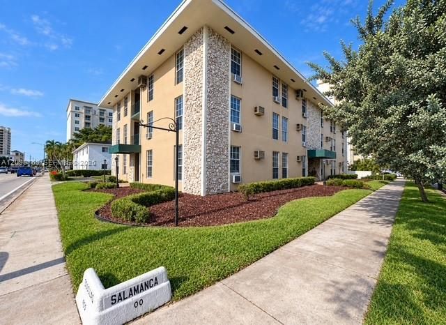 For Rent: $1,995 (2 beds, 1 baths, 575 Square Feet)