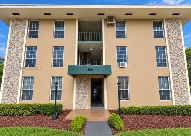 For Rent: $1,995 (2 beds, 1 baths, 575 Square Feet)