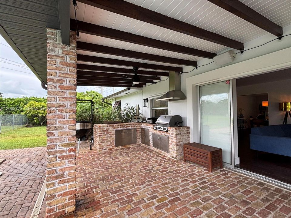 For Sale: $1,299,000 (3 beds, 2 baths, 2449 Square Feet)