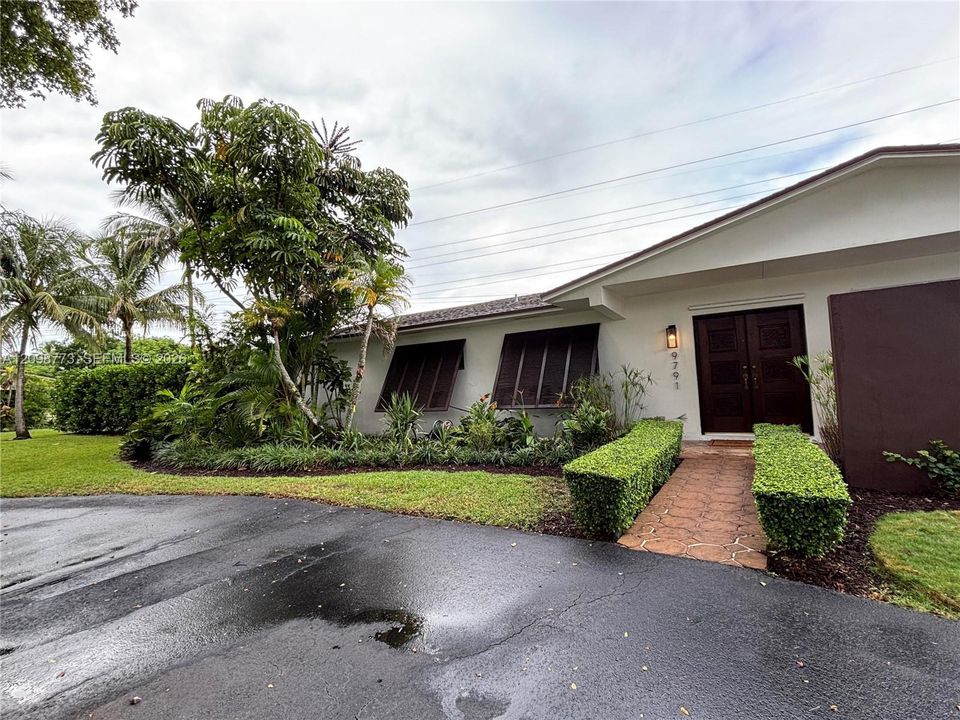 For Sale: $1,299,000 (3 beds, 2 baths, 2449 Square Feet)