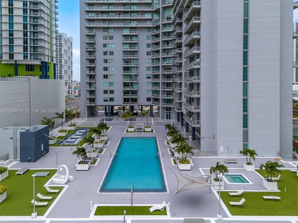 For Rent: $4,750 (2 beds, 2 baths, 1255 Square Feet)