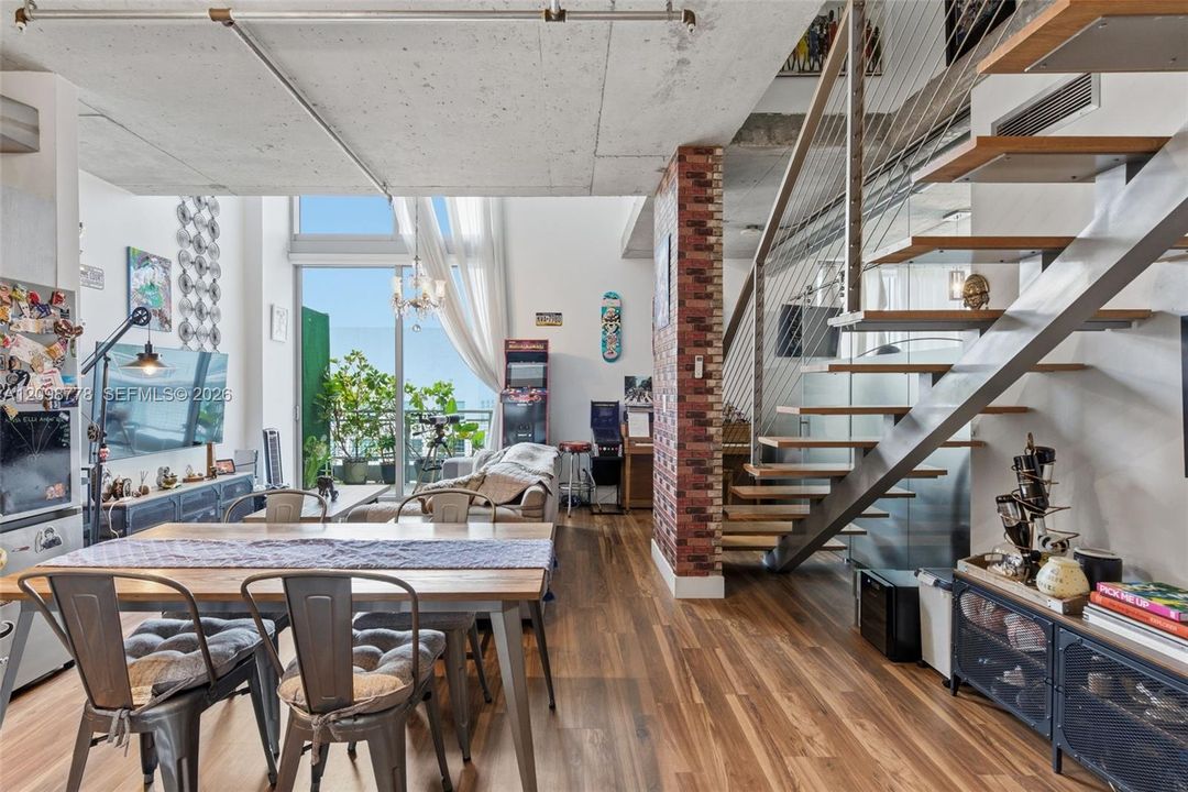 For Rent: $4,750 (2 beds, 2 baths, 1255 Square Feet)