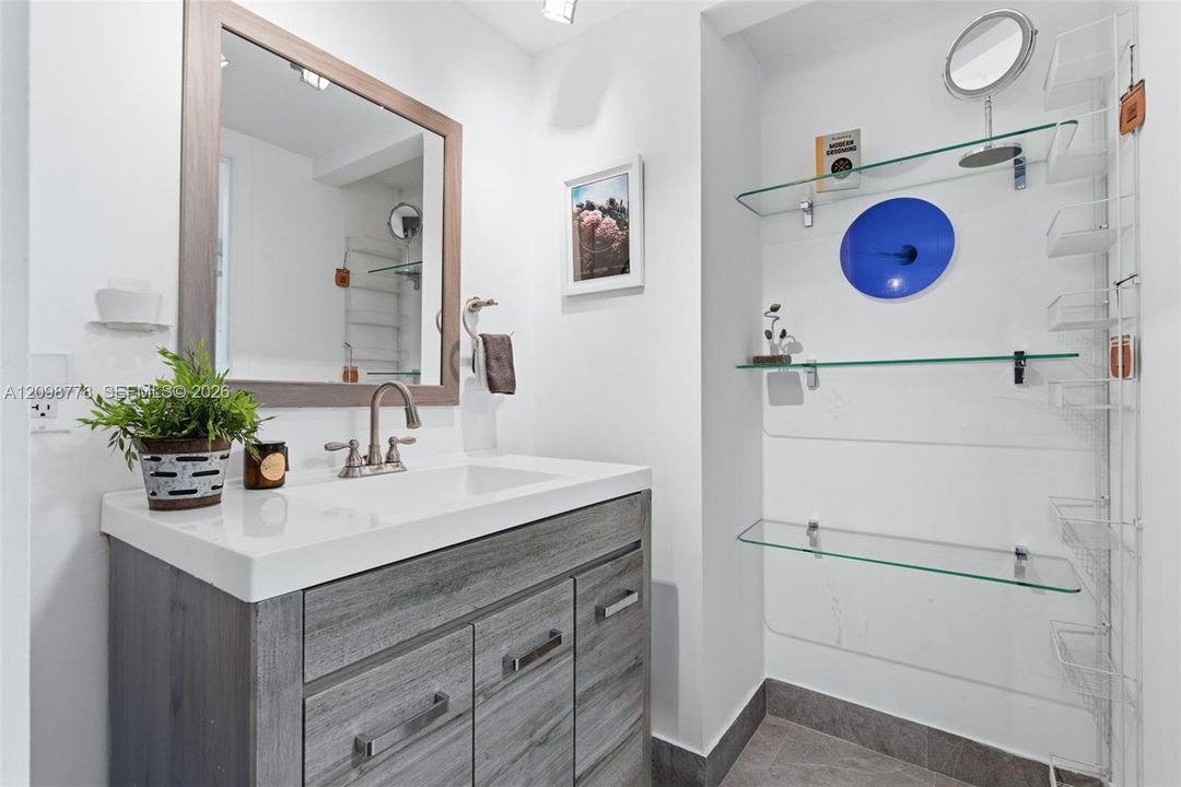 For Rent: $4,750 (2 beds, 2 baths, 1255 Square Feet)