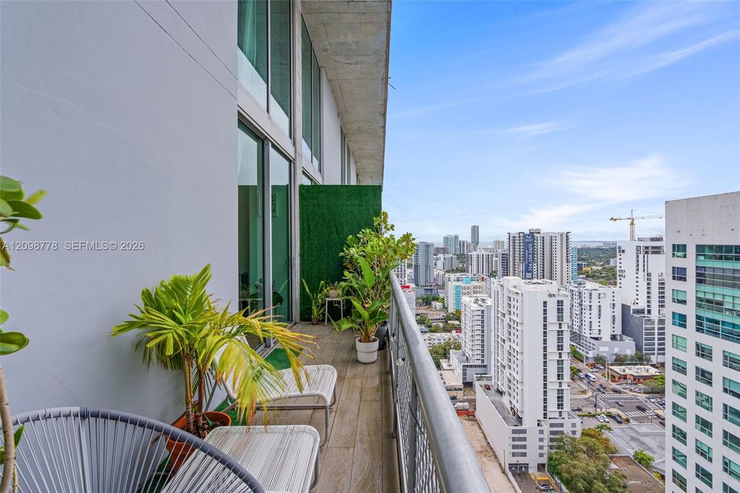 For Rent: $4,750 (2 beds, 2 baths, 1255 Square Feet)