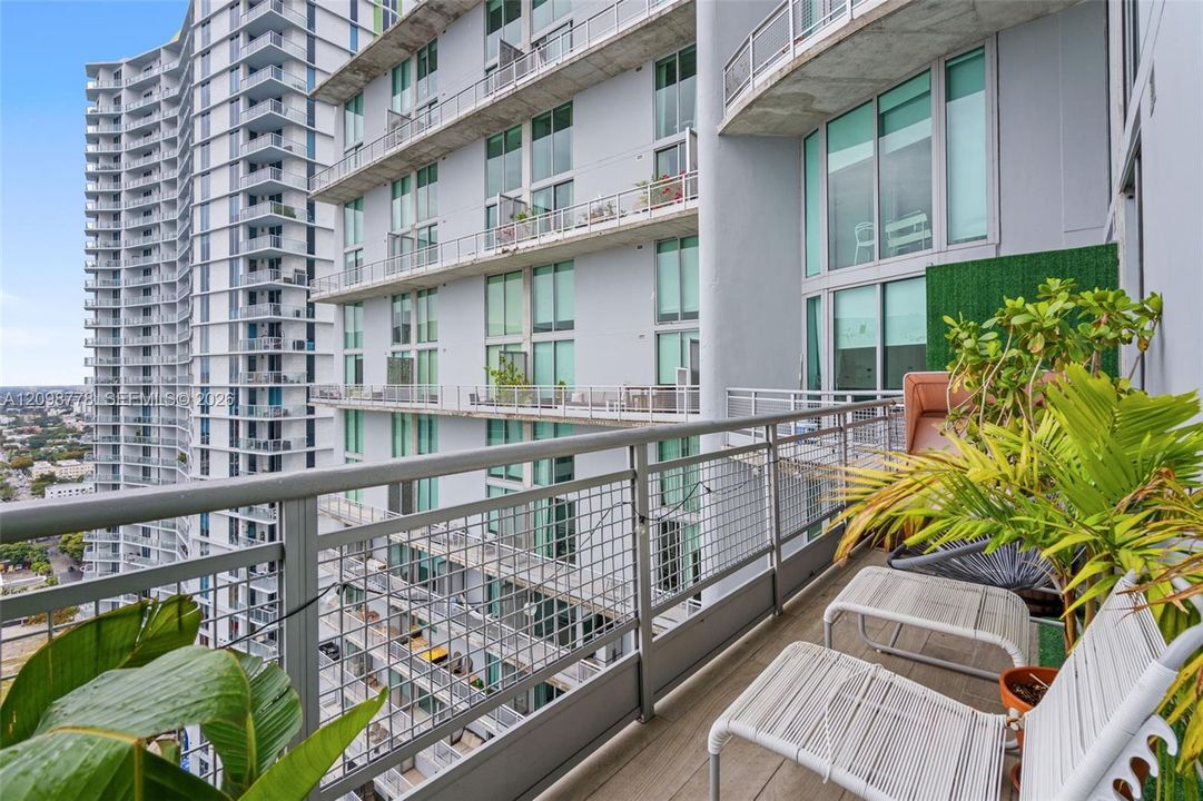 For Rent: $4,750 (2 beds, 2 baths, 1255 Square Feet)
