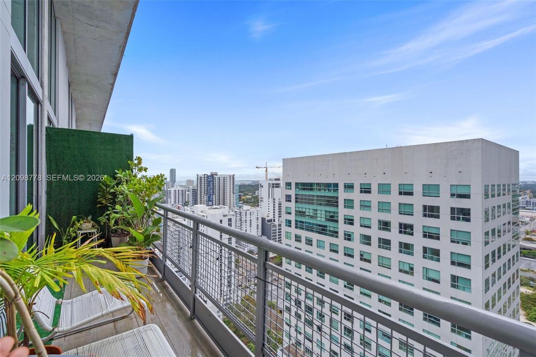 For Rent: $4,750 (2 beds, 2 baths, 1255 Square Feet)