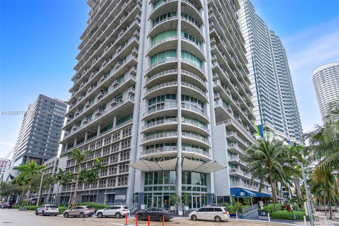 For Rent: $4,750 (2 beds, 2 baths, 1255 Square Feet)