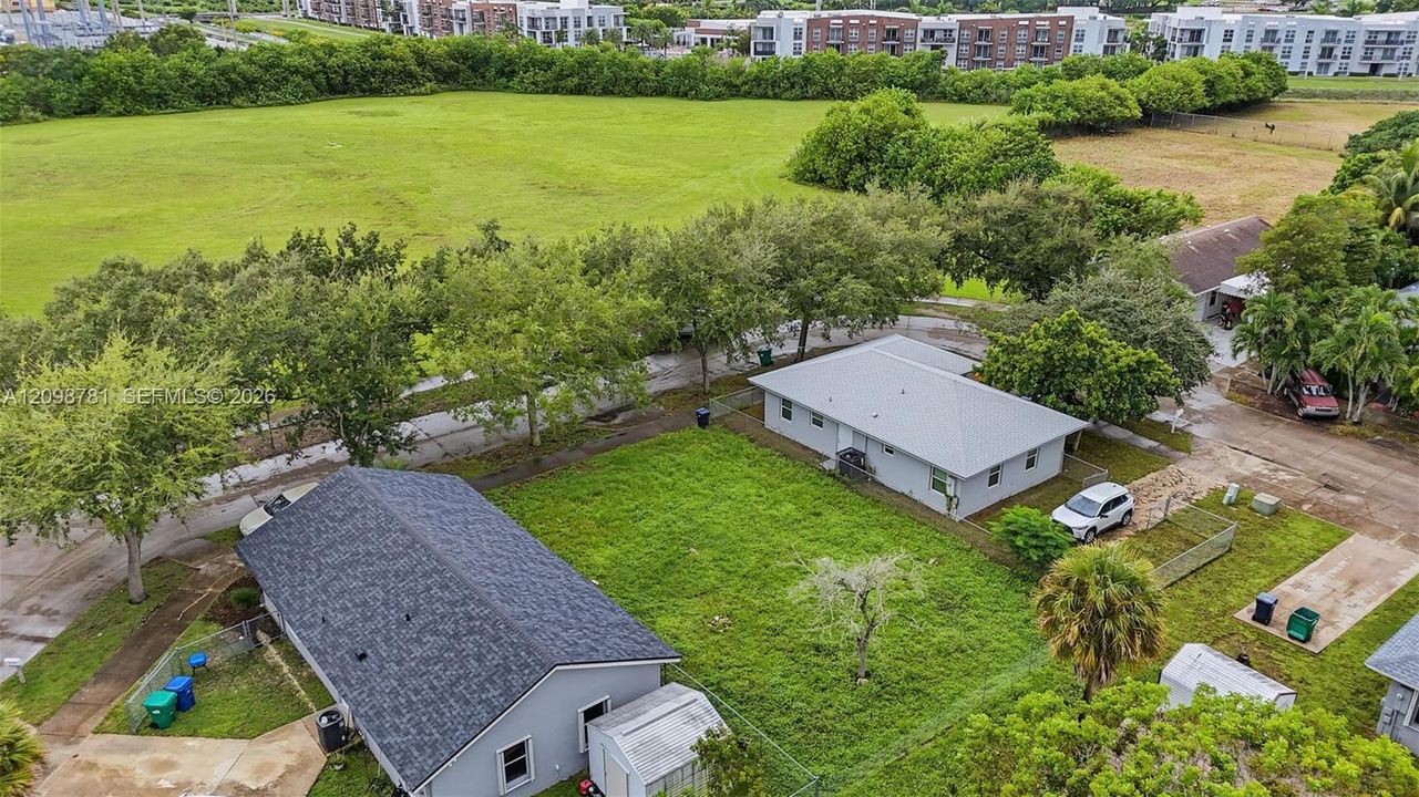 En Venta: $160,000 (0.09 acres)