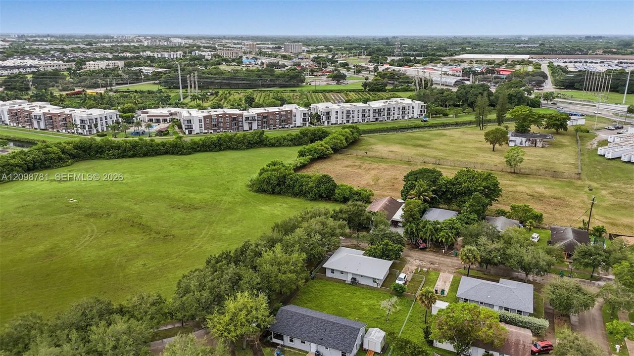 En Venta: $160,000 (0.09 acres)