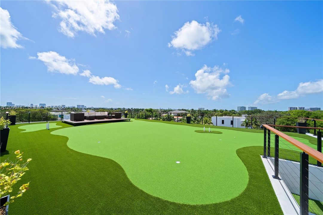 Rooftop Minigolf