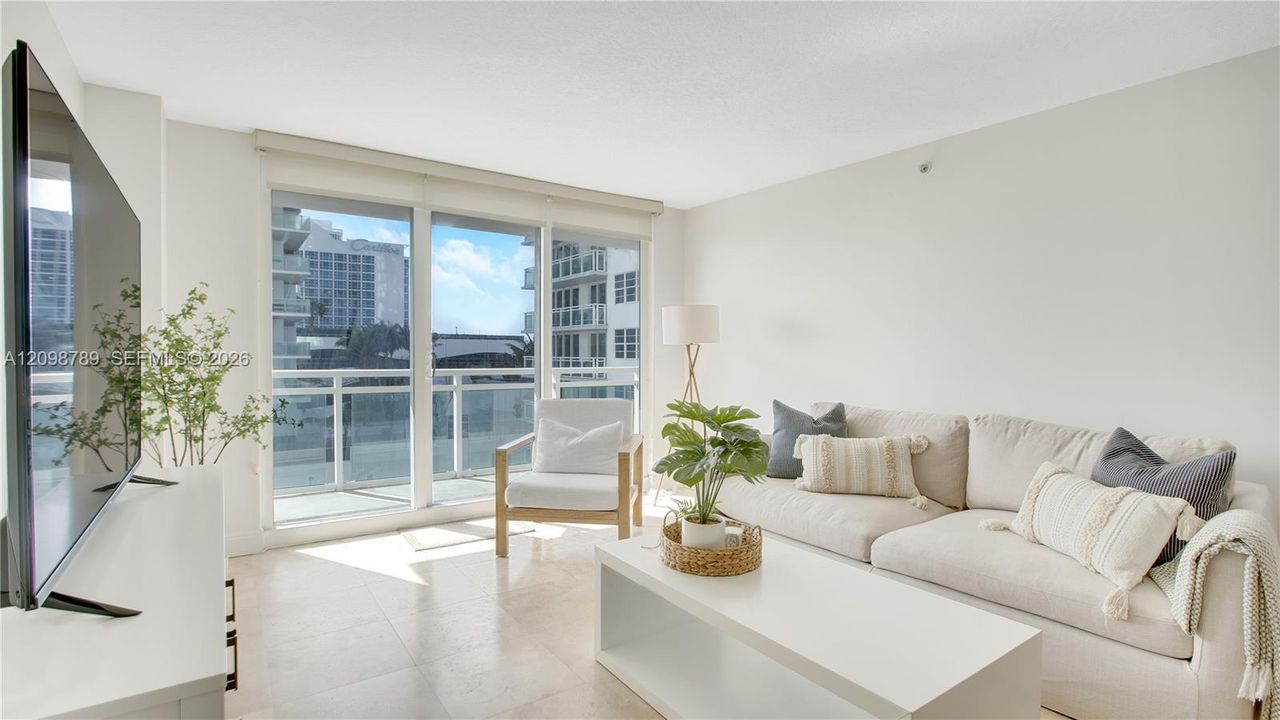 Active With Contract: $6,000 (2 beds, 2 baths, 1218 Square Feet)