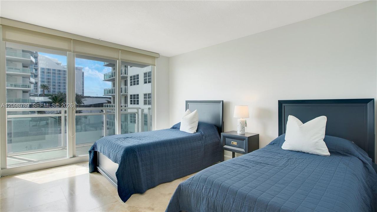 Active With Contract: $6,000 (2 beds, 2 baths, 1218 Square Feet)