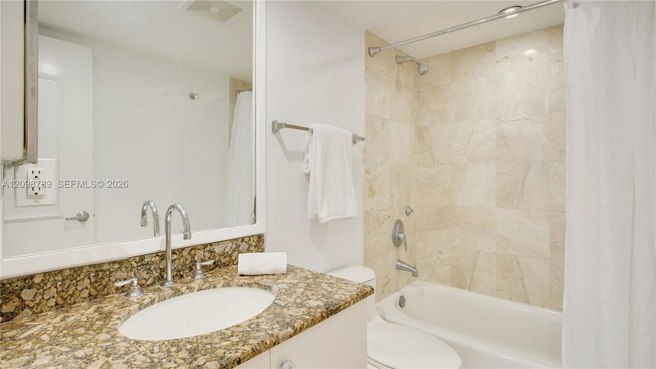 Active With Contract: $6,000 (2 beds, 2 baths, 1218 Square Feet)