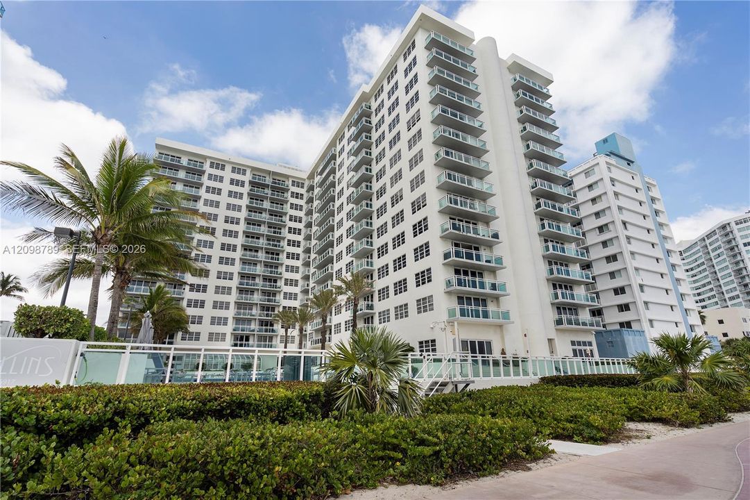Active With Contract: $6,000 (2 beds, 2 baths, 1218 Square Feet)