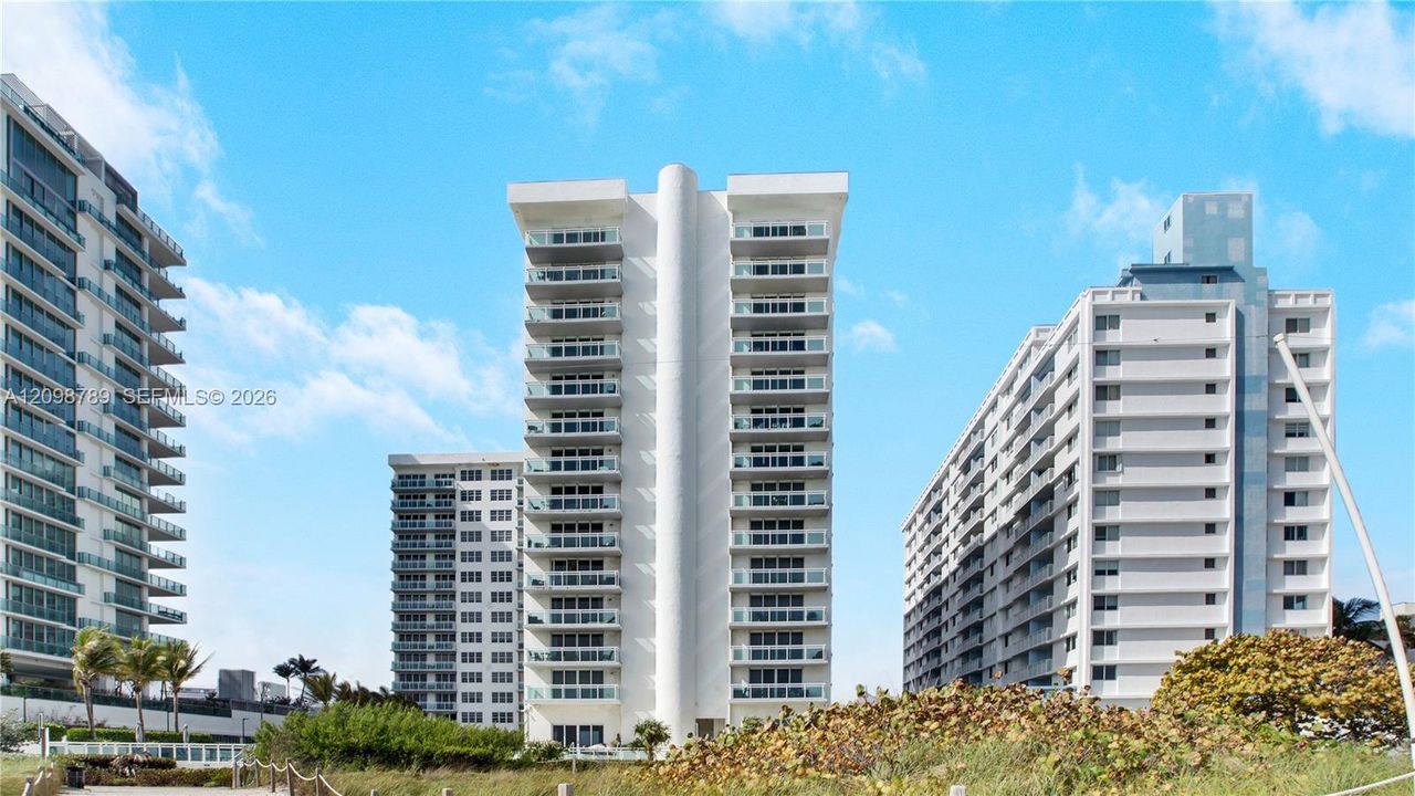 Active With Contract: $6,000 (2 beds, 2 baths, 1218 Square Feet)