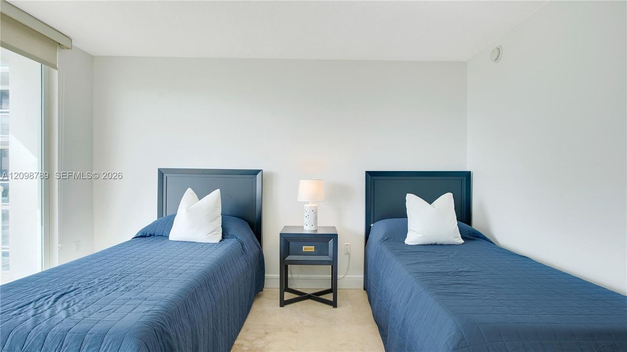 Active With Contract: $6,000 (2 beds, 2 baths, 1218 Square Feet)