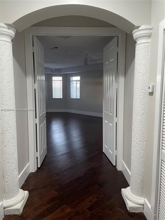 For Rent: $6,100 (5 beds, 4 baths, 3431 Square Feet)